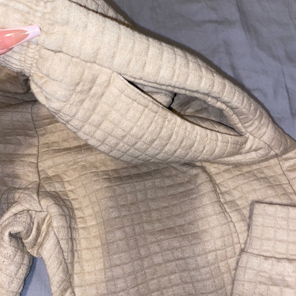 pretty little thing - beige sweatpants - Picture 4 of 4